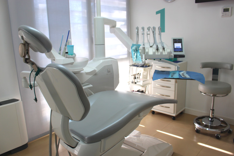 Lo studio dentistico Dr. Diego Tellatin a Bassano del Grappa &egrave; specializzato in ortodonzia, gnatologia, posturologia, implantologia e chirurgia dentale.